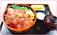 マグロ丼980円